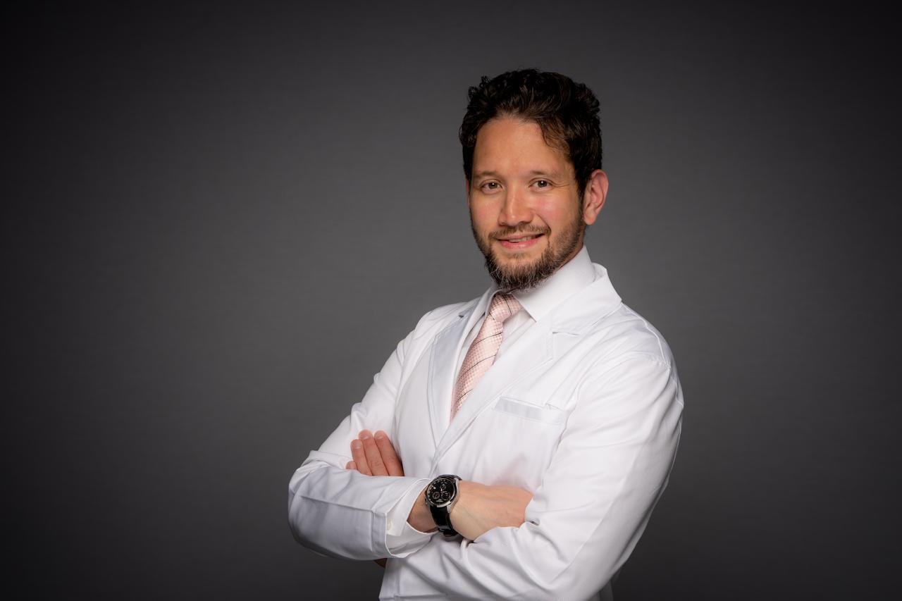 دكتور عاصم مخدوم